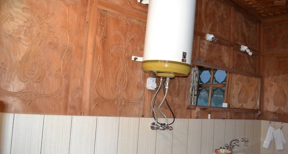 Lion Of Kashmir House Boat, Srinagar 4